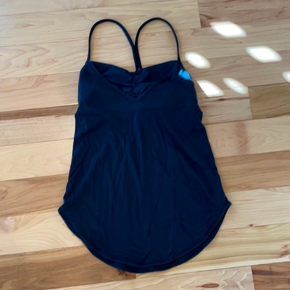 Size 2 lululemon roll out tank black - Picture 3 of 12